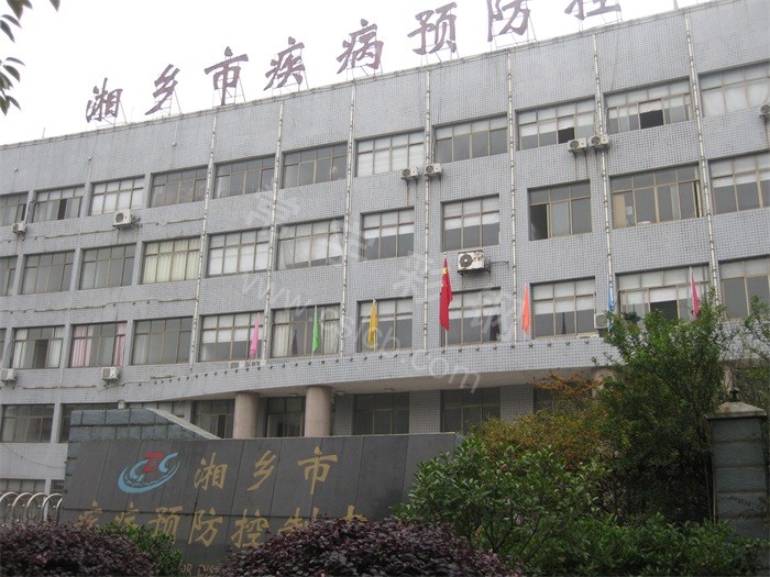 湘乡医疗净化安装案例_防火岩棉夹芯板