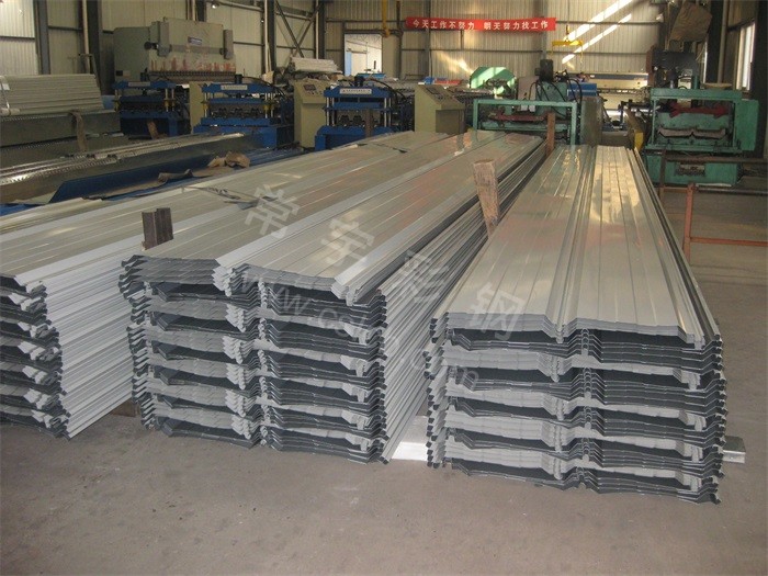 820型暗扣式彩钢瓦0.6银灰色